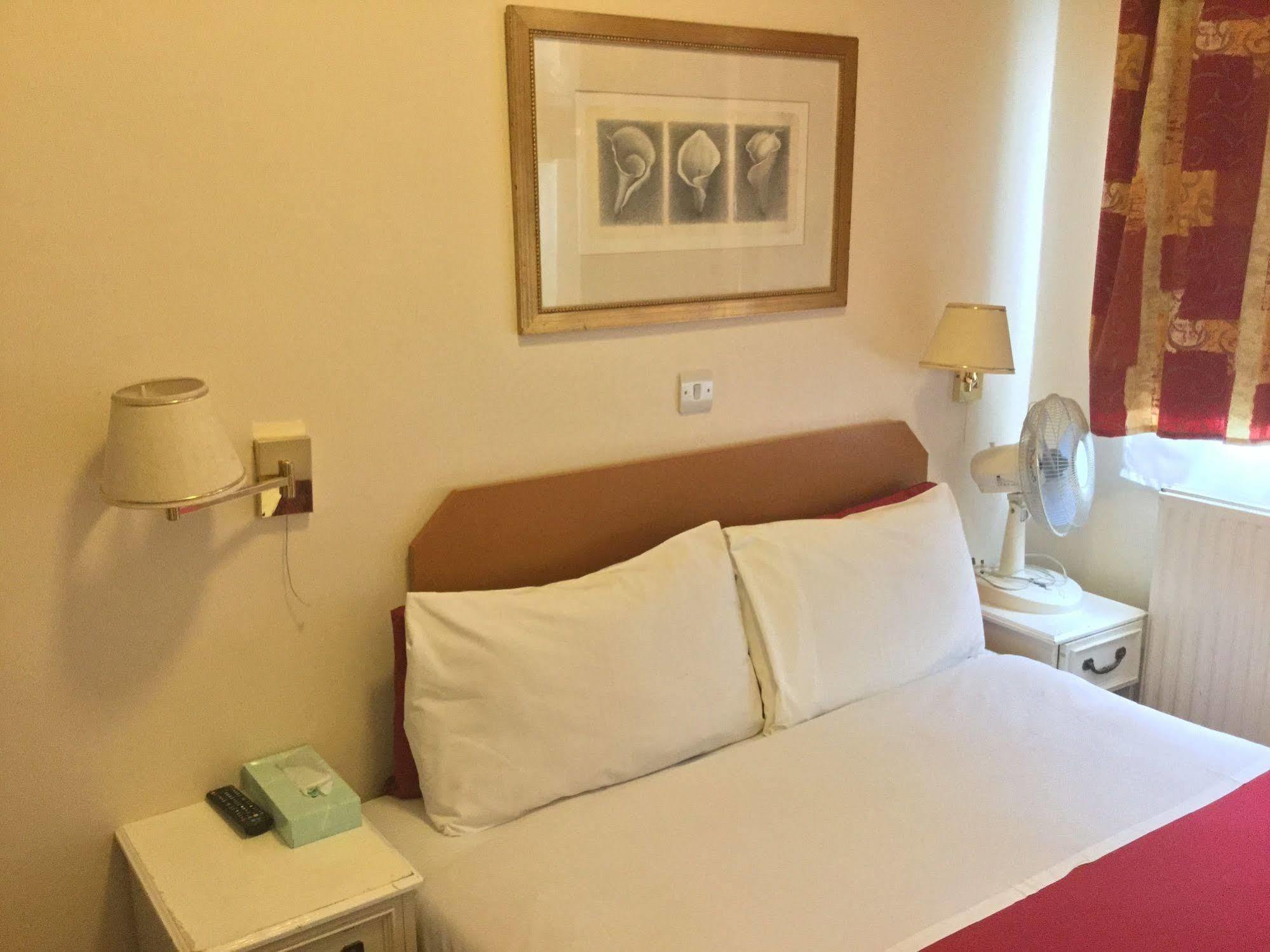 Chiswick Lodge Hotel Лондон Екстер'єр фото